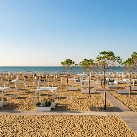 Sea View Flat In For Four Guests Bibione