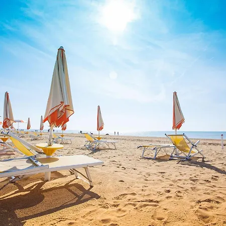 Sea View Flat In For Four Guests * Bibione